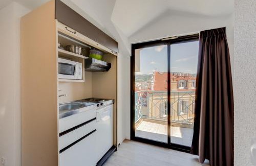 Cannes City Centre Apartment | Residhotel Les Coralynes