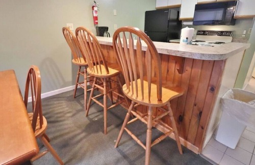 North Woodstock Condo | Resort Condo in Lincoln near Loon Mountain