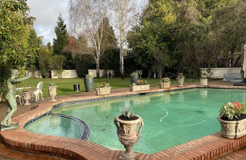 San Rafael House | Resort living in Marin ! Golf , tennis , swimming!
