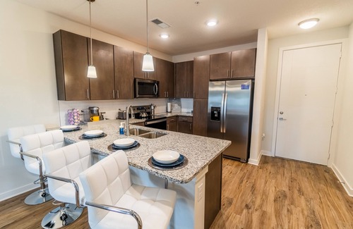 Deerwood Apartment | Resort-Style Apt by Shops*Food*Park 8 Min to Mayo