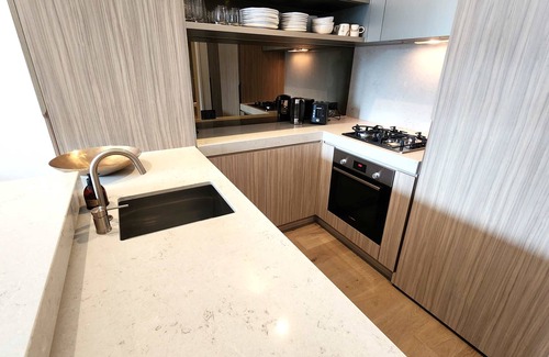 Port Melbourne Apartment | Resort-style Exec 1 Bed w study in Port Melbourne