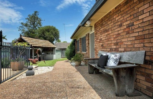Kellyville House | Resort style living, Park View and Access to City