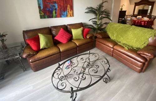 Miami Lakes Apartment | Resort style oversized unit with pool, hammock and gym access
