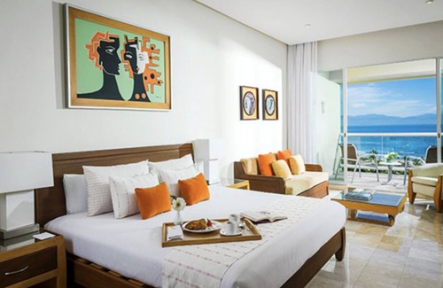 Las Jarretaderas Resort | Resort with 2 bedrooms, WiFi, fitness room, beautiful views and room to relax.