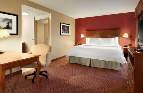 Hartford House | Rest Easy in Our Stylish King Suite! Free WiFi