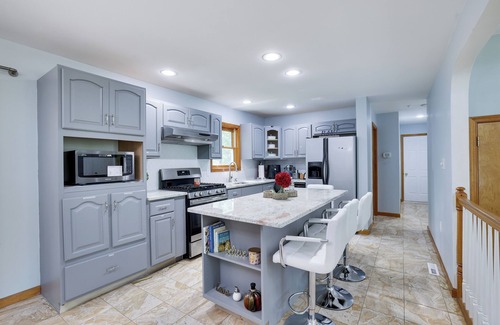 East Stroudsburg House | Rest in our Nest! Cozy Pocono Mtn Retreat.