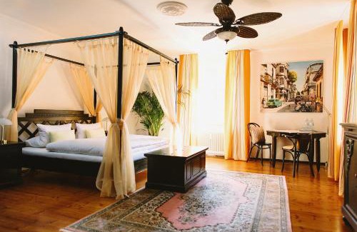 City Centre Regensburg Hotel | Restaurant Dicker Mann Hotel zum Blauen Krebs