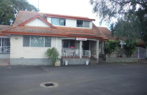 Broadwater Hotel | Restawile Motel