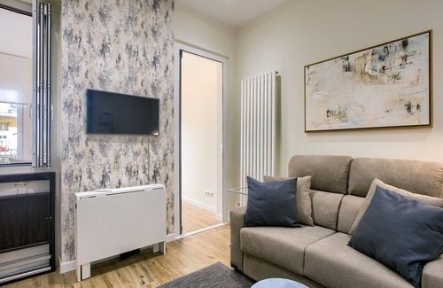 Ibiza Apartment | Retiro II - One-Bedroom Apartment Next to El Retiro