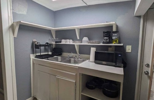 Harlingen Apartment | Retreat-1BR Apt w/65 inch Tv!