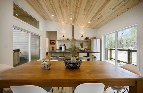 Broken Bow Cabin | Retreat at Rincon: Heated Pool | Pickleball Court