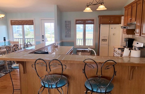 Straits House | Retreat "Down East" in Beaufort! - Waterfront, Private Dock, Kayaks, & Serenity!