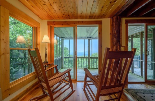 Blowing Rock Cottage | Retreat for Mountain Adventure and Relaxation