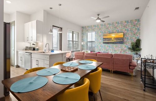 Naples Apartment | Retreat for up to 16: 5BR/4BA, Pool, Gym, Theater