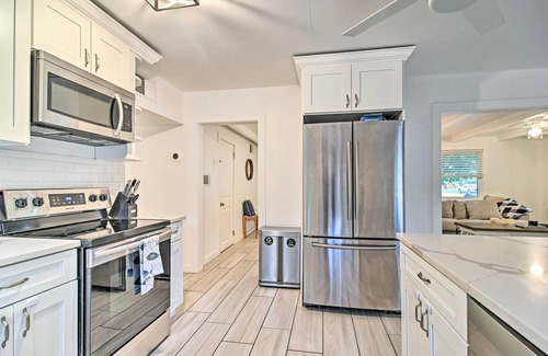 Siesta Key Cottage | Retreat Half-mile to Beach/siesta Key Village