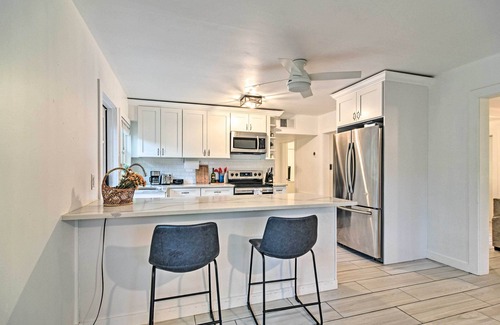 Siesta Key Cottage | Retreat Half-mile to Beach/siesta Key Village
