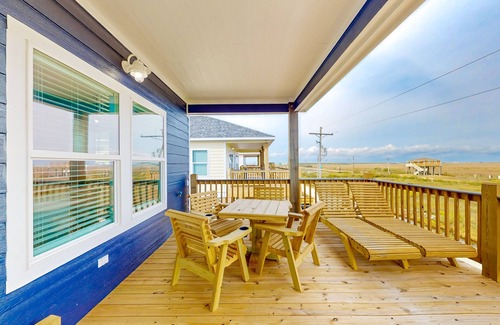 Gilchrist House | Retreat | Large Deck | Family Fun