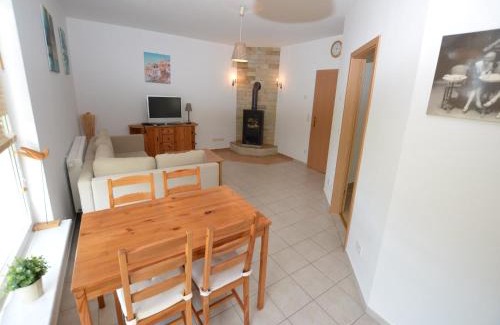 Dolni Lanov Apartment | Retreat with Garden Views