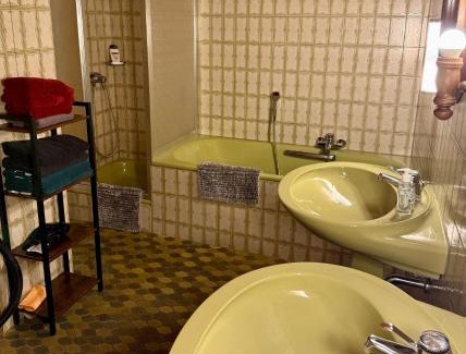 Wolfhagen Apartment | Retro und Gemütlichkeit im Fachwerkhaus - 2 Schlafzimmer, Parkplatz, Balkon