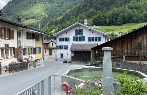 Schwanden Apartment | Revier beim Dorfbrunnen