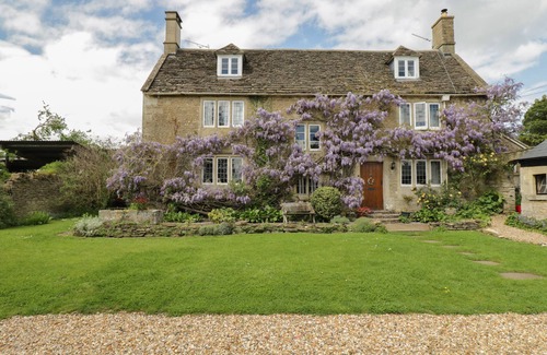 Chippenham House | REYBRIDGE HOUSE, pet friendly, character holiday cottage in Lacock