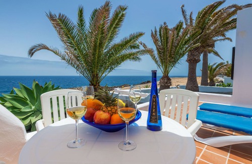 Charco del Palo Villa | REYES Natur - Villa on the seafront