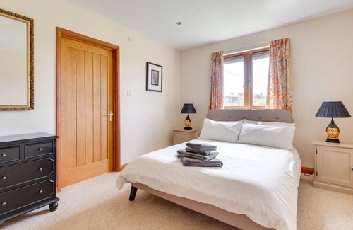 Beckley House | Reynards - Three Bedroom House, Sleeps 6