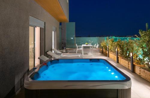 Petaloudes Apartment | Rhodes SkyLine Suites