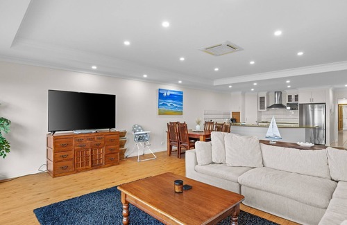 Rhyll Apartment | Rhyll Seaside Penthouse