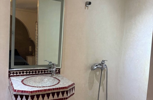 Cite Essalam House | Riad Talborjt superb location