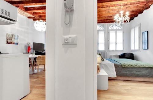 Castello Apartment | Rialto Prestige - Campo S Maria Formosa by Wonderful Italy