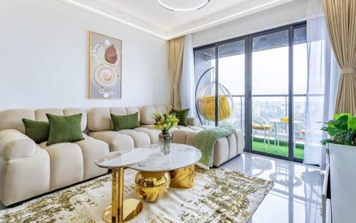 Kilimani Apartment | Riara One, Heated Pool, Gym, Parking, and Balcony