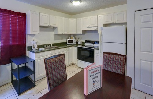 Hollywood Lakes Hotel | Richard's Motel Studio