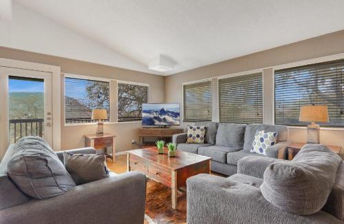 Canyon Lake House | Rick's River Haus