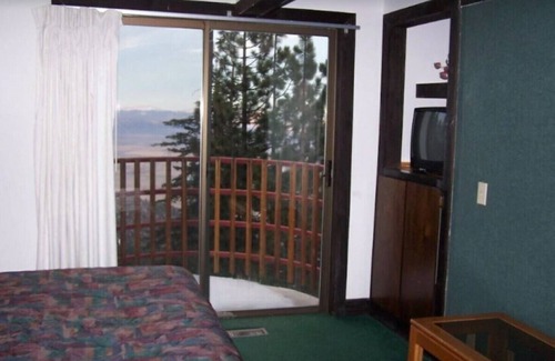 Tahoe Village Resort | RIDGE SIERRA RESORT C