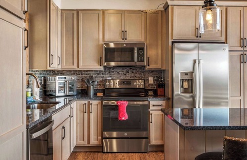 Sevierville Cabin | Ridgetop Fall Retreat | Theater, Pool + Hot tub