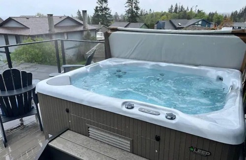 Campbell River House | Ridgeview Suite 2 Bed Luxury -EV