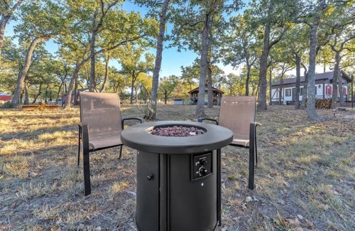 Fredericksburg House | Riesling: Pet-friendly, Hot-tub, 10-min to Downtown!