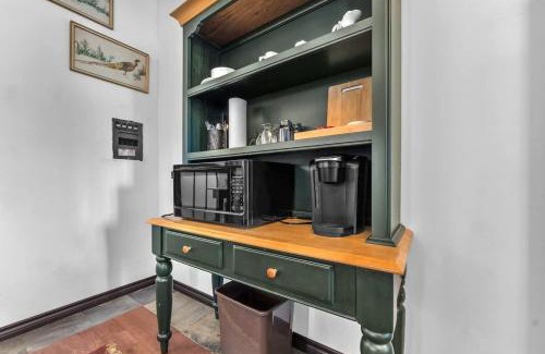 Fredericksburg House | Riesling: Pet-friendly, Hot-Tub, 10-Min to Downtown!
