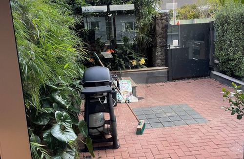 Takapuna House | Right IN THE Heart !