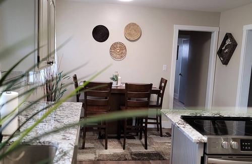 Pocatello House | Right next to ISU campus & Holt Arena.