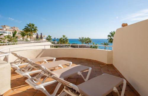 Buenas Noches Apartment | Right on the beach - 4BR Seaview