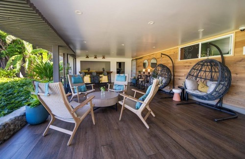 Kahului Hotel | Right on the Water! 4 Great Units, Pets Allowed, Steps to Ho’aloha Park Beach!