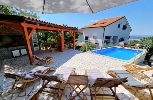 Jadranovo Ski Chalet | RIGO 8 pax - Four Bedroom Chalet, Sleeps 8