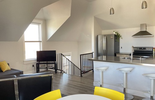 Curtis Park Apartment | RiNo Does it Better - Modern Apartment - Sleeps 4, Free Parking
