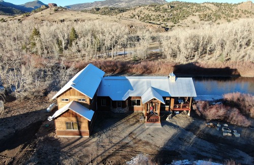 South Fork Cabin | Rio Oasis - Riverside Tranquility