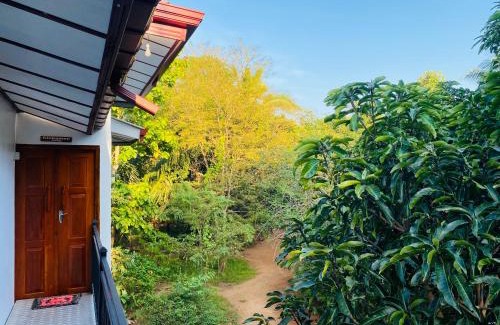 Palugaswewa Hotel | Ritigala Hideaway