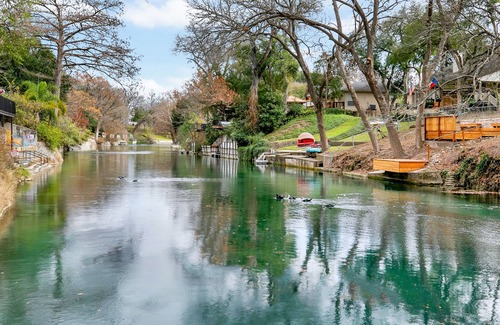 New Braunfels House | River Access Next to Schlitterbahn Water Park!