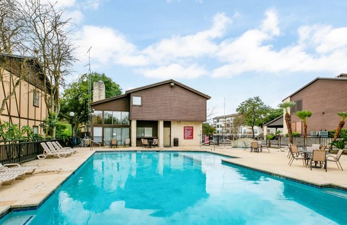 New Braunfels House | River Access Next to Schlitterbahn Water Park!