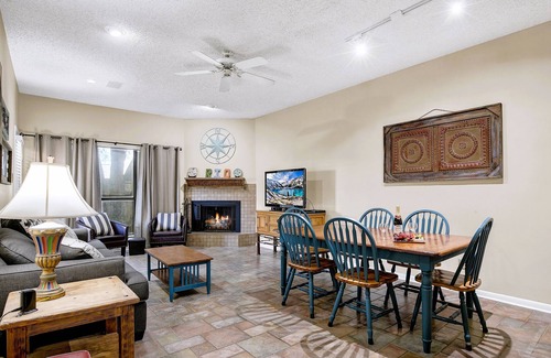 New Braunfels House | River Access Next to Schlitterbahn Water Park!